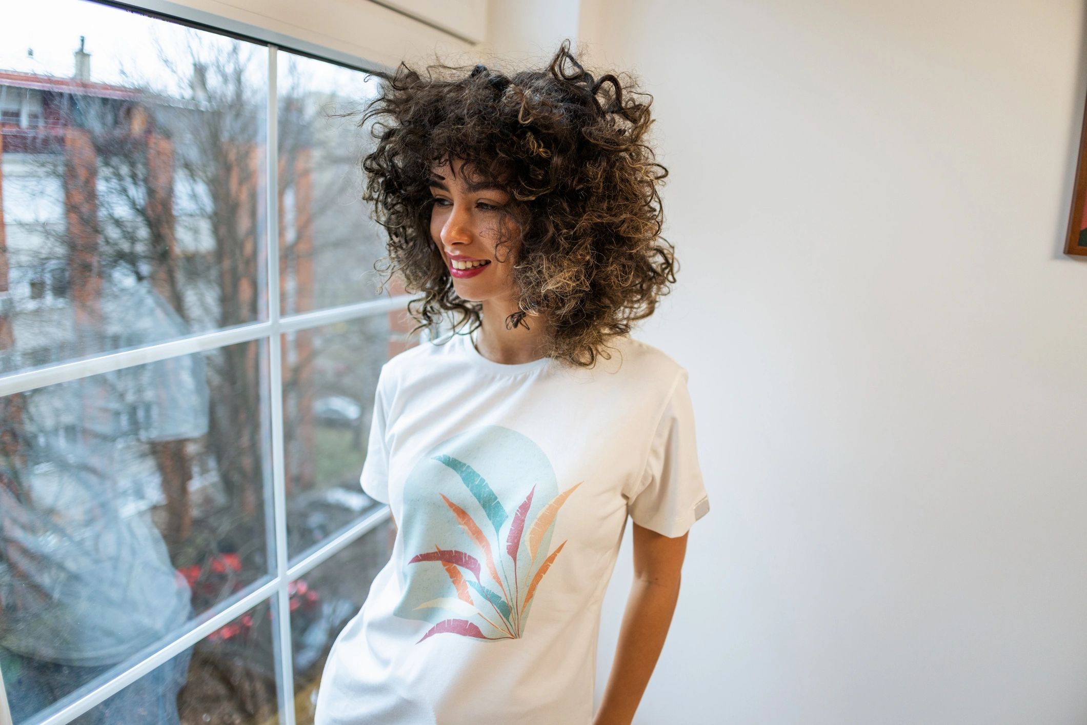 Woman wearing a casual white T-shirt